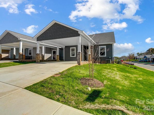 1529 28th Street Pl SE, Hickory, NC 28602