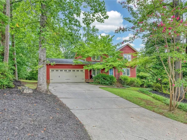 16 Pine View Ter, Taylors, SC 29687