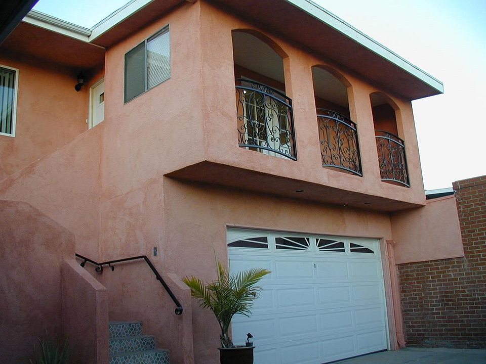 Beautiful arches & nicely designed Rails