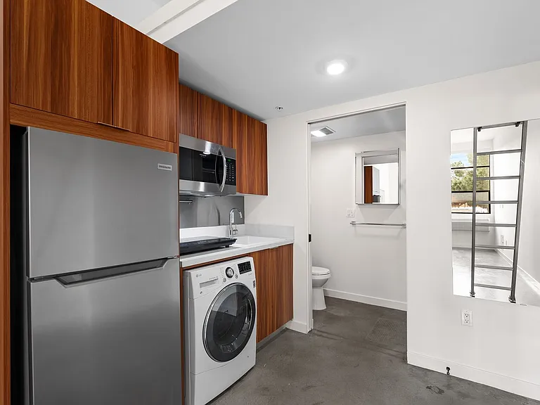 Arroyo LA Designer Studio Community Living — Photo 42