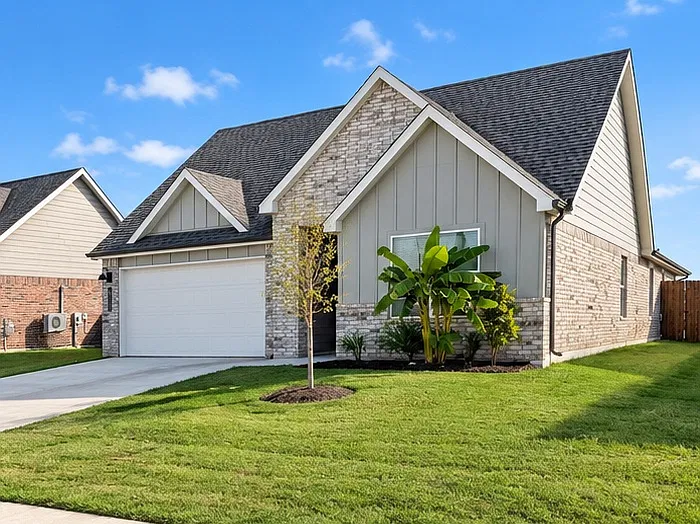 5 bed, 2034 sqft, $2,545 — Photo 3