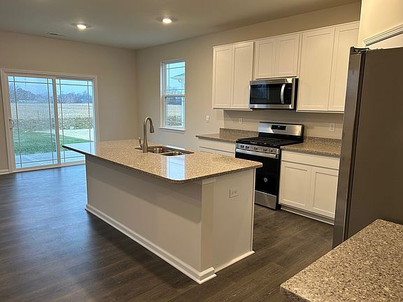5th image of 1471 Fairmount Dr