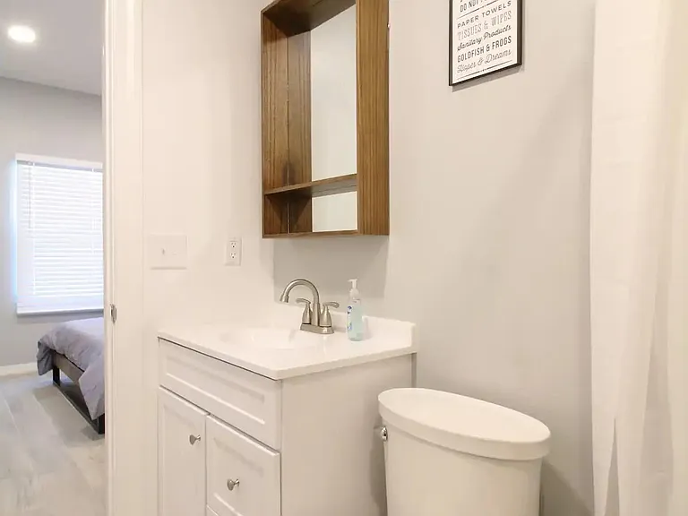 Full Bathroom
