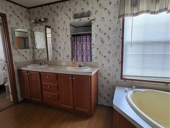 4th image of 5017 Southmill Dr