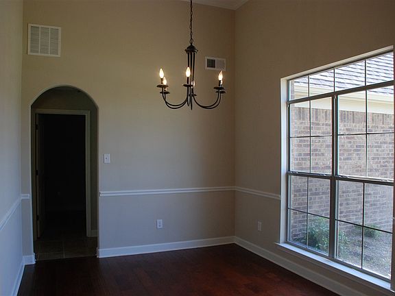 5th image of 85 Meadow Trail Ave
