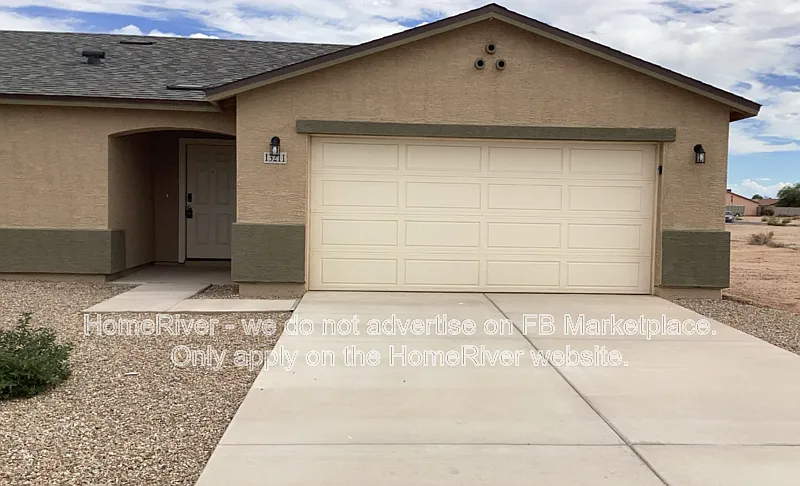 13211 S Jamaica Cir
