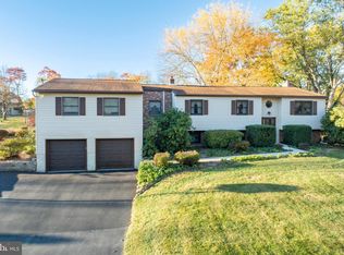 40 Glenview Dr, Glenmoore, PA 19343