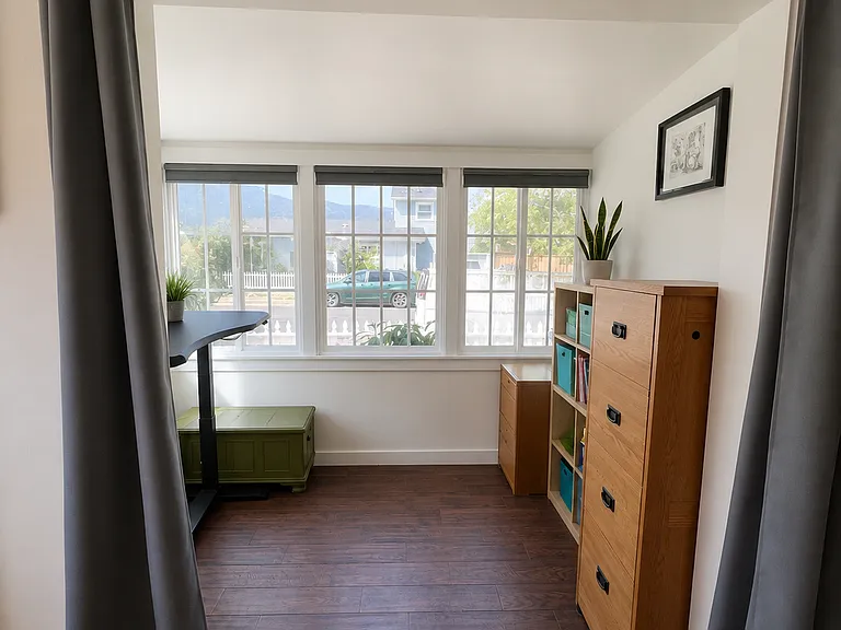 1429 Gillespie St — Photo 4