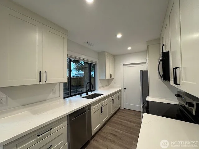 209 SW 132nd St — Photo 12