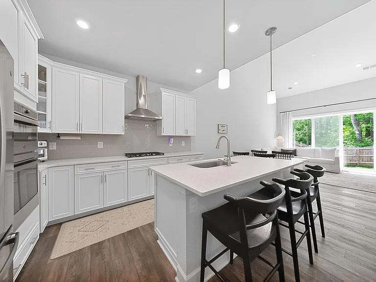 5273 Twilight Ct — Photo 3