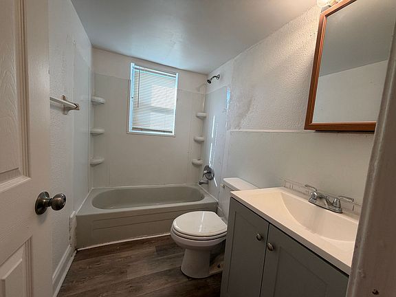 4th image of 1040 Bert Rd APT 3