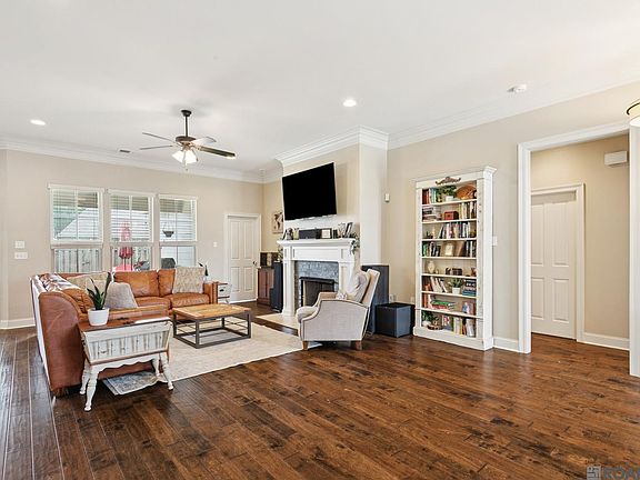 3rd image of 1277 Deer Park Ct