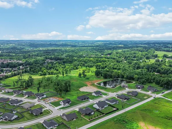 1035 Peggy Flats Rd, Berea, KY 40403