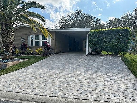 4th image of 44 Misty Falls Dr