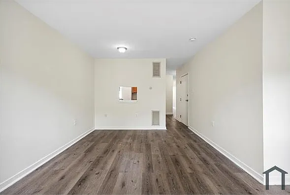 2 bed, 1000 sqft, $1,200 — Photo 4