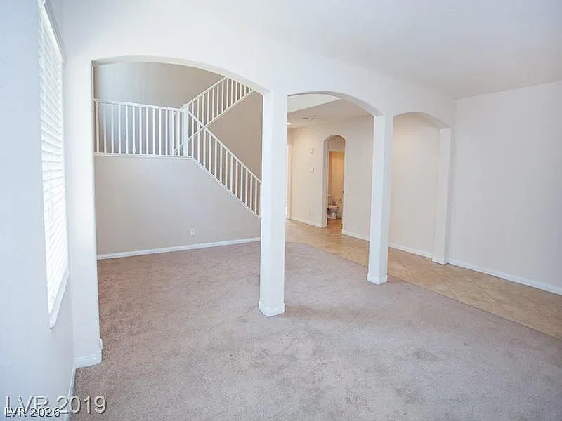 5 bed, 3.0 bath, 2937 sqft, $2,400 — Photo 4