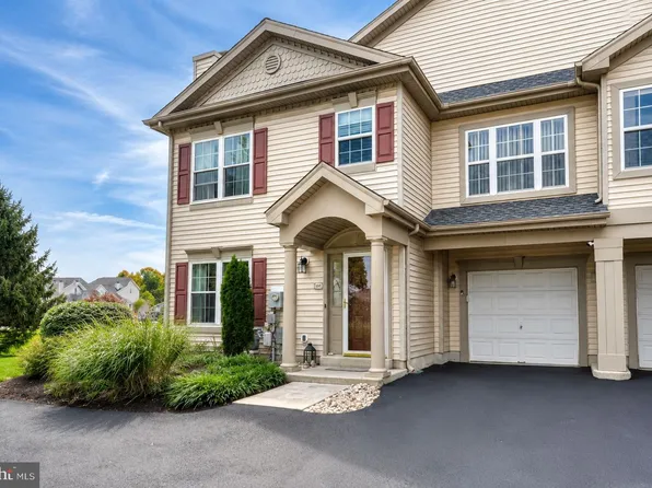 1101 Julian Dr W, Warwick, PA 18974