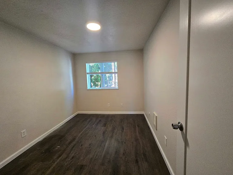 234 NW 21st St — Photo 8