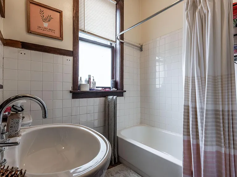 3328 N Clark St #3 — Photo 8