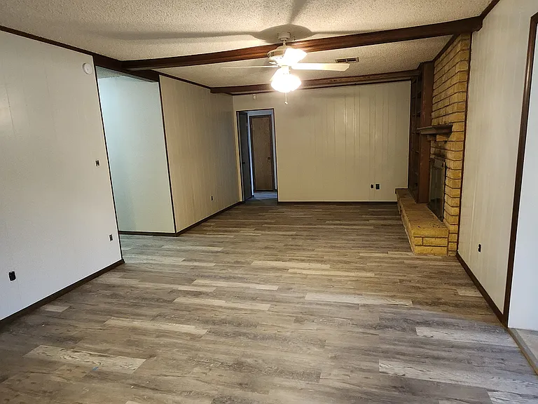 600 Fairfax Dr — Photo 10