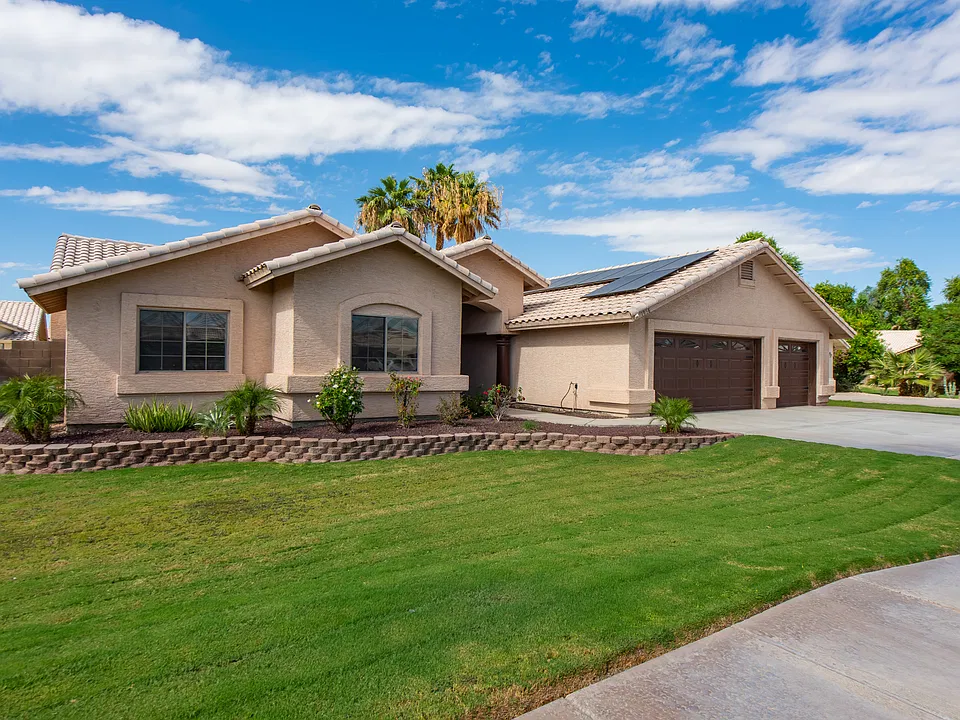 1958 S 37th Ave