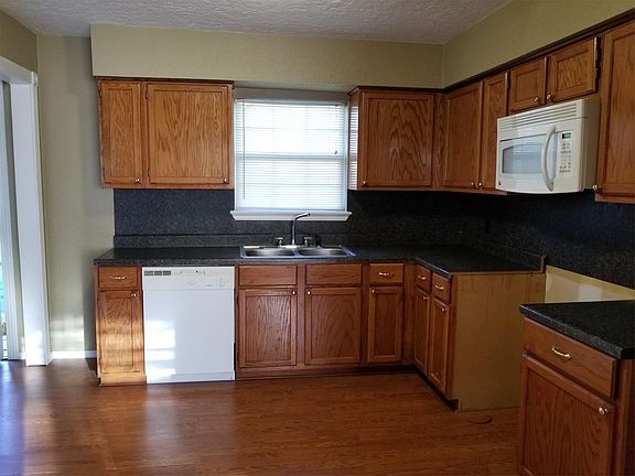 3rd image of 427 NW 55th St