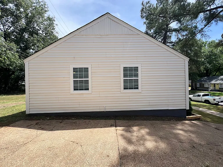 3042 Waynoka Ave — Photo 10