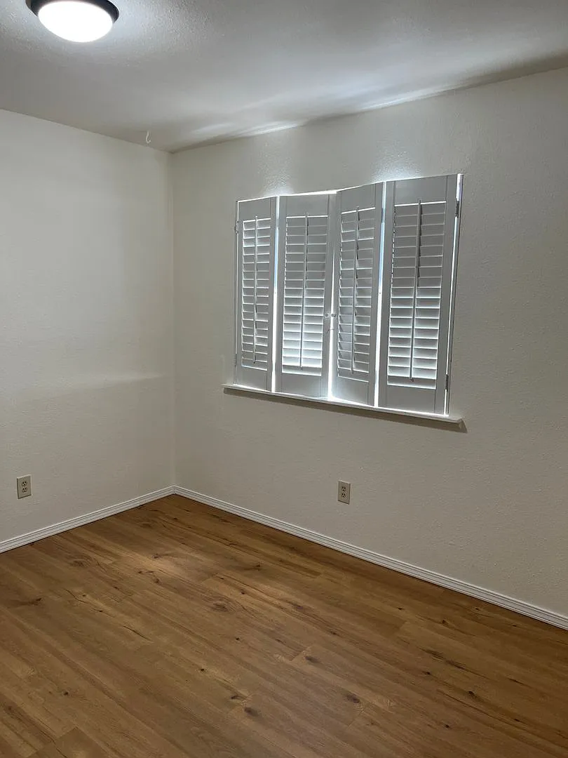 Building Photo - 941 Rio Vista St