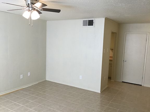4th image of 2413 Houma Blvd APT F