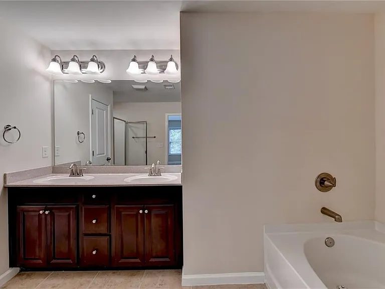 2152 Greencrest Cir — Photo 36