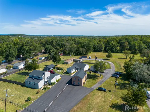 3774 W Route 27 St, Kendall Park, NJ 08824