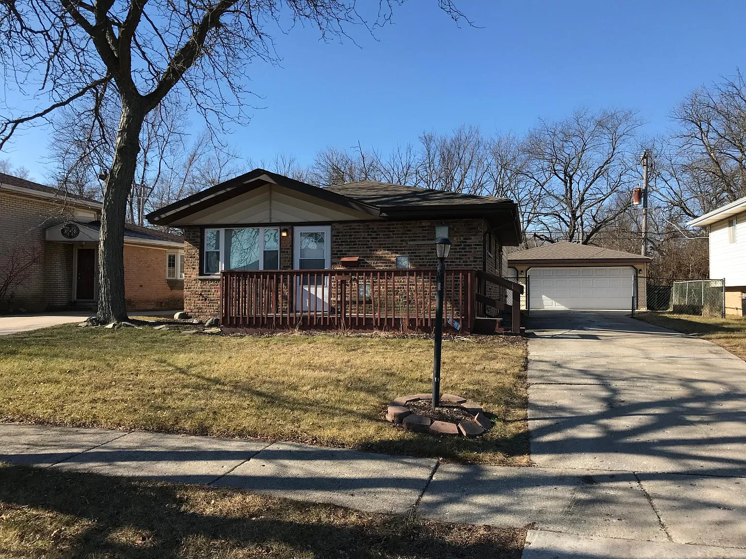 3 bed, 1100 sqft, $2,300 — Photo 2
