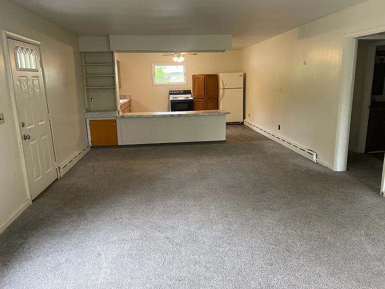 660 Stamp Dr — Photo 3