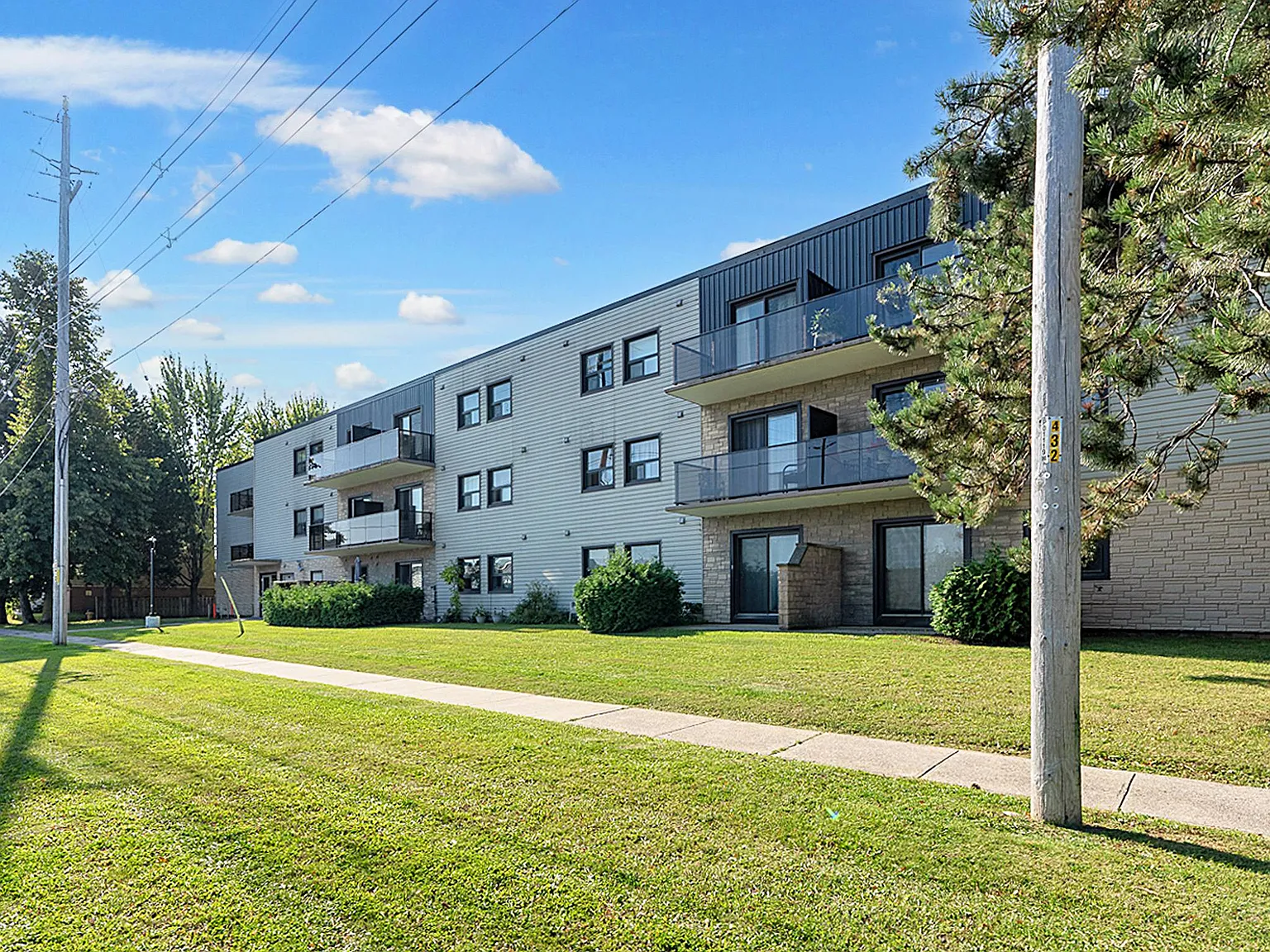 The Huron Apartments — Photo 2
