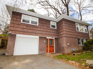 24 Brooklyn Mountain Rd, Hopatcong, NJ 07843