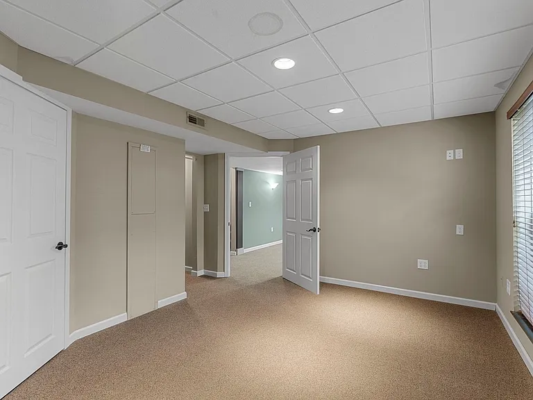 615 Derby Way Dr — Photo 55