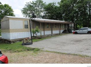 2132 N Service Rd W, Saint Clair, MO 63077