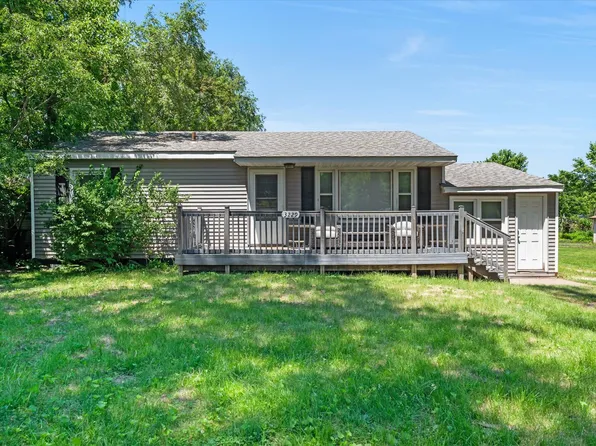 3229 66th Ave, Moline, IL 61265