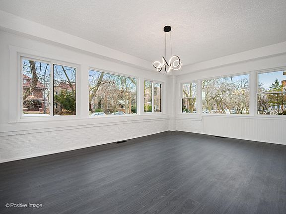 5th image of 1506 W Touhy Ave