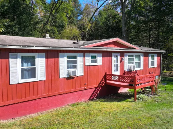 1411 Camp Dr, Windber, PA 15963