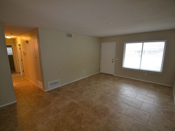 2nd image of 538 E Pennsylvania Ave