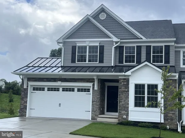 1715 Botanical Ct #8, Sykesville, MD 21784