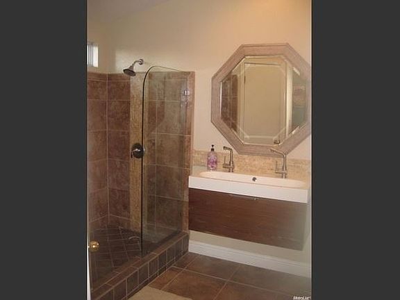 5th image of 1603 Jonquil Dr