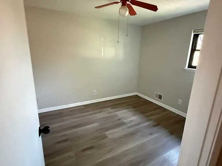 128 Grant Cir — Photo 17