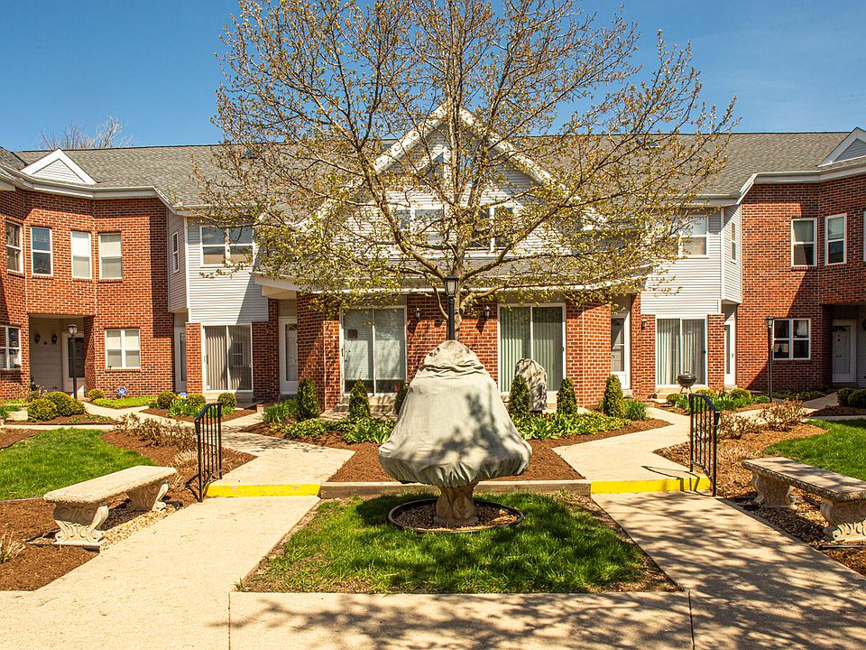 1st image of 2580 N Farwell Ave #7