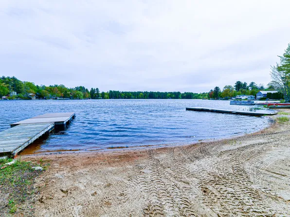 44 West Shore Drive, Raymond, NH 03077