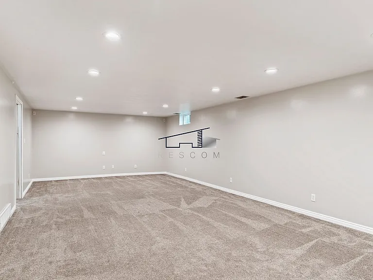 3179 Hawthorne Ave — Photo 18