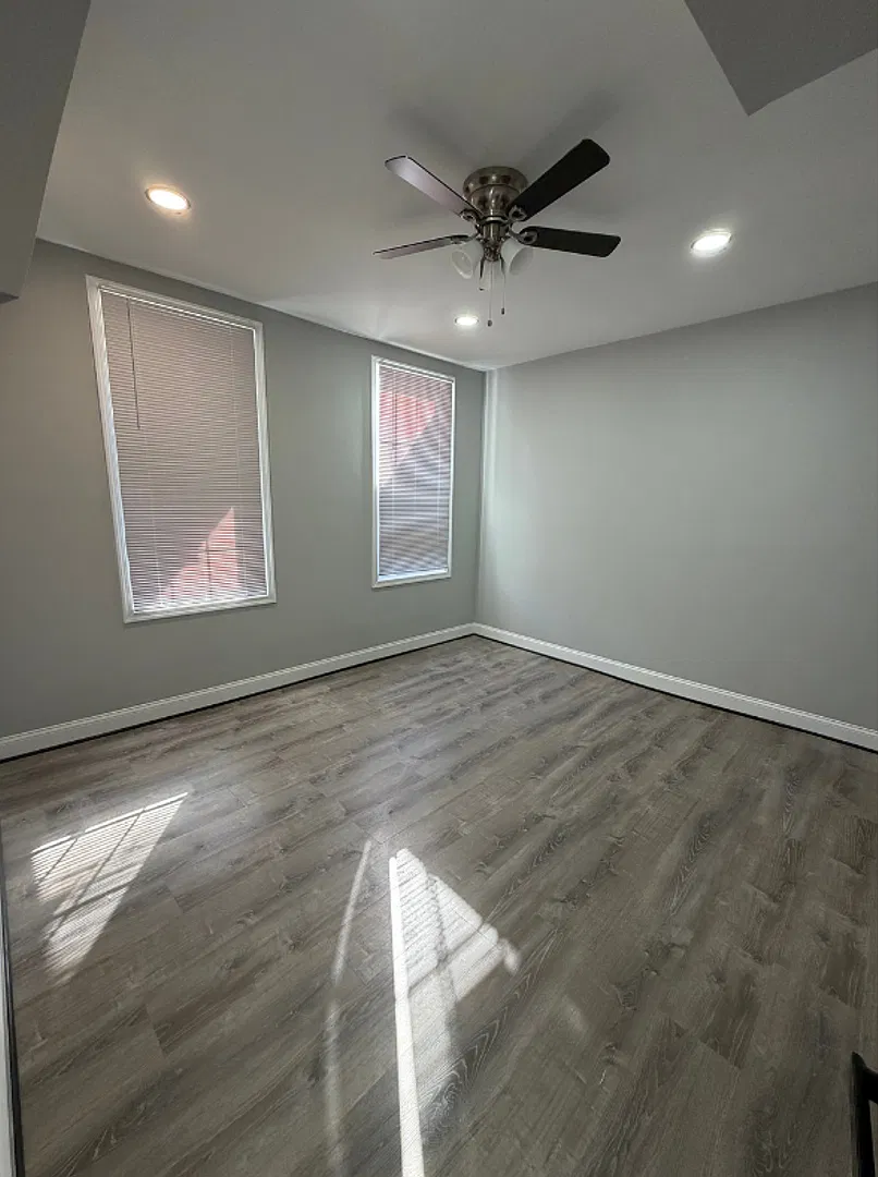 1632 E 31st st $650 Available (Shared Bath) — Photo 2
