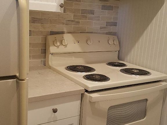 3rd image of 12 Walker Ct