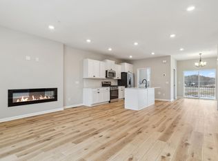 1543 Tompkins Ln, West Saint Paul, MN 55118